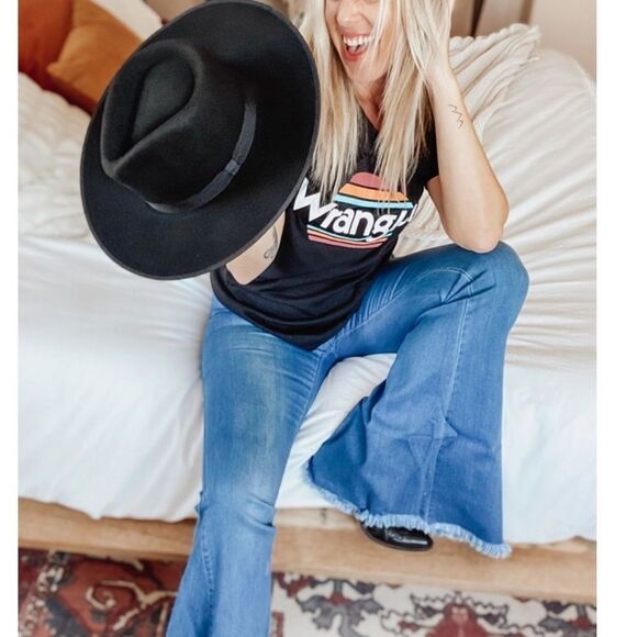 “THE GLORIA” Vintage Vibin’ Frayed Hem Pull On Bells - Picture 4 of 16